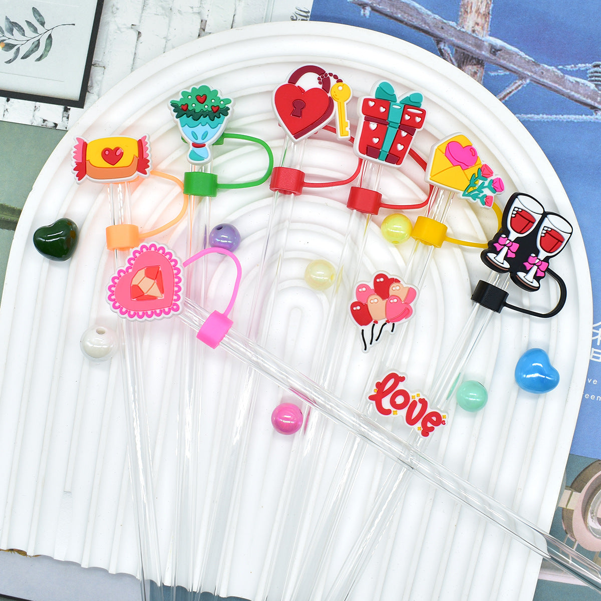 Wholesale Random 100pcs Valentine' s Day  Universal 10mm Reusable Soft Glue Straw Tube Cap