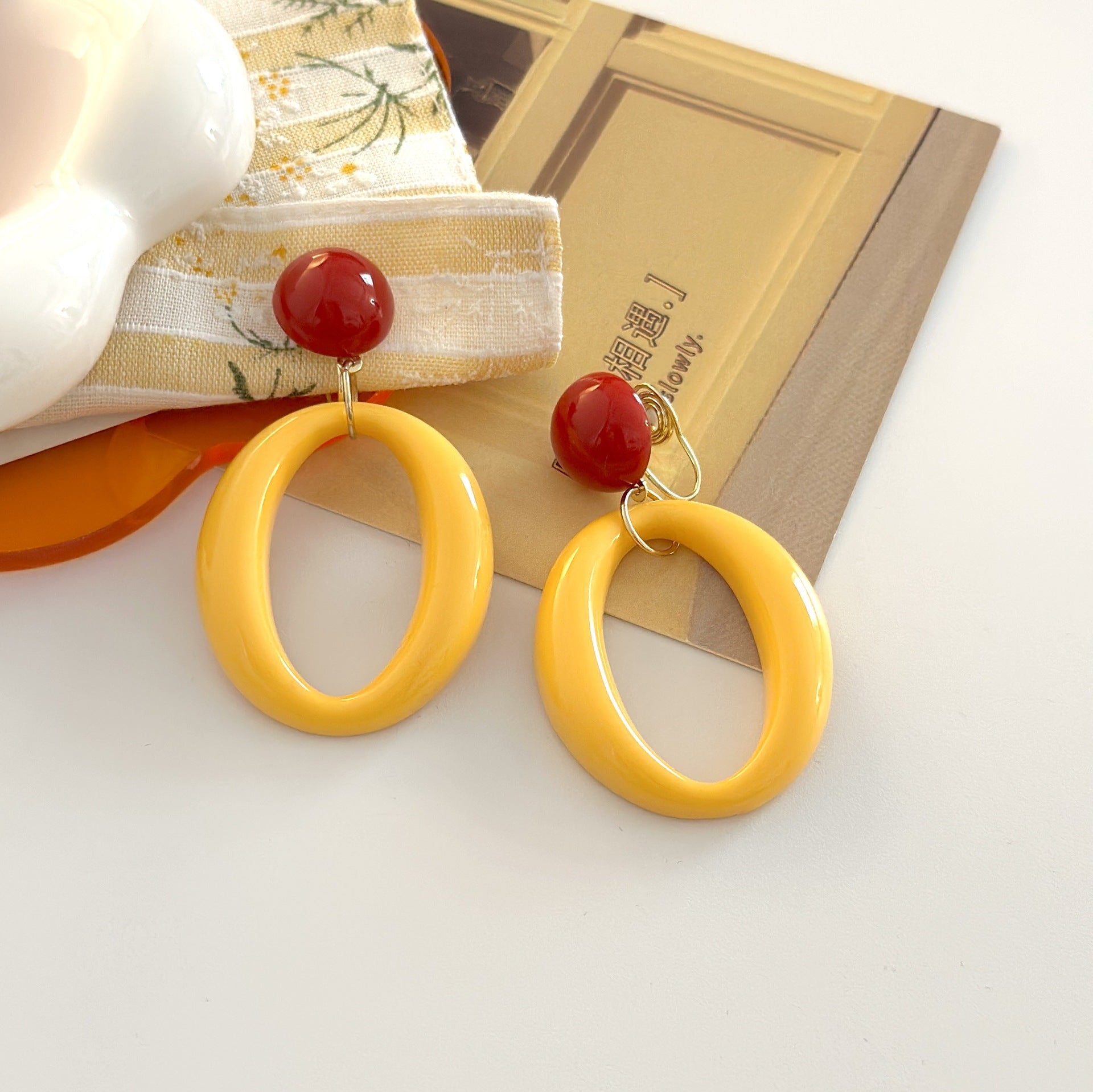 Wholesale Retro Hong Kong style sweet contrast color exaggerated earrings earrings ear clips