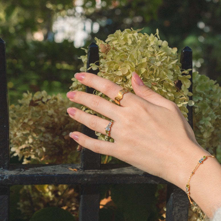 Wholesale Vintage Hollow Open Zircon Inlaid Stainless Steel Ring