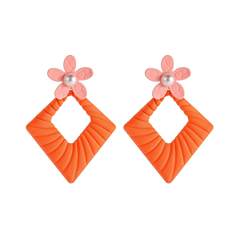 Wholesale Color Spray Paint Flower Pearl Rhombus Metal Earrings