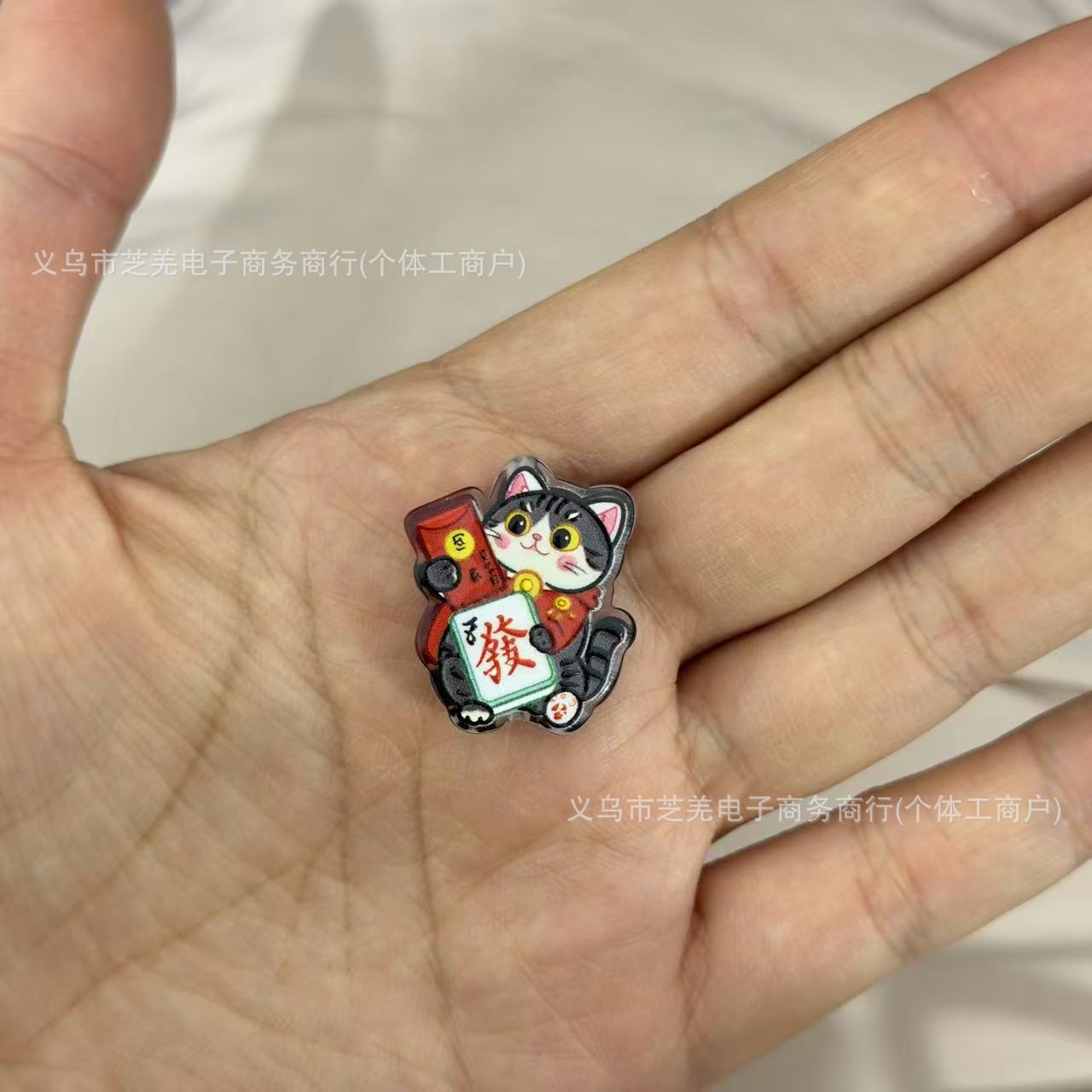 Wholesale 10pcs Embossed cartoon lucky cat acrylic beads