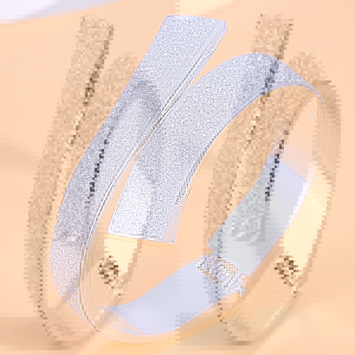 Brazalete al por mayor de aleación de brillo cruzado