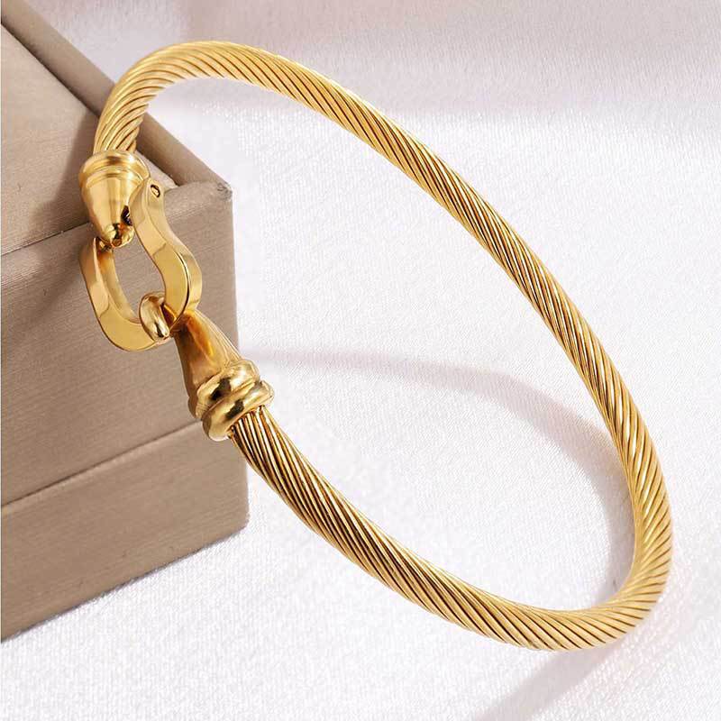 Wholesale Titanium Steel Fashion Stainless Steel Love Bracelet