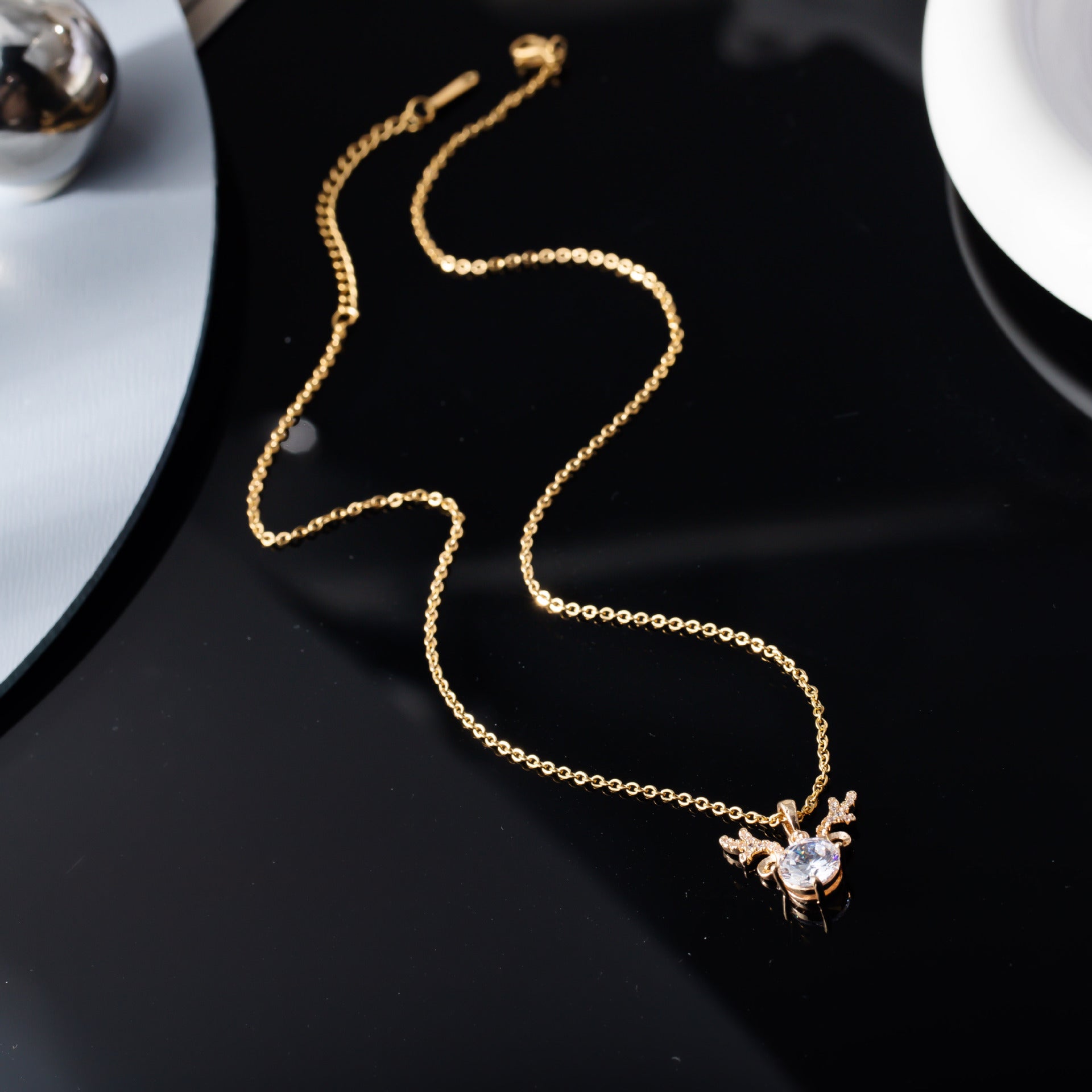 Wholesale Yilu You You micro-inlaid zirconium elk antler copper gold-plated pendant necklace