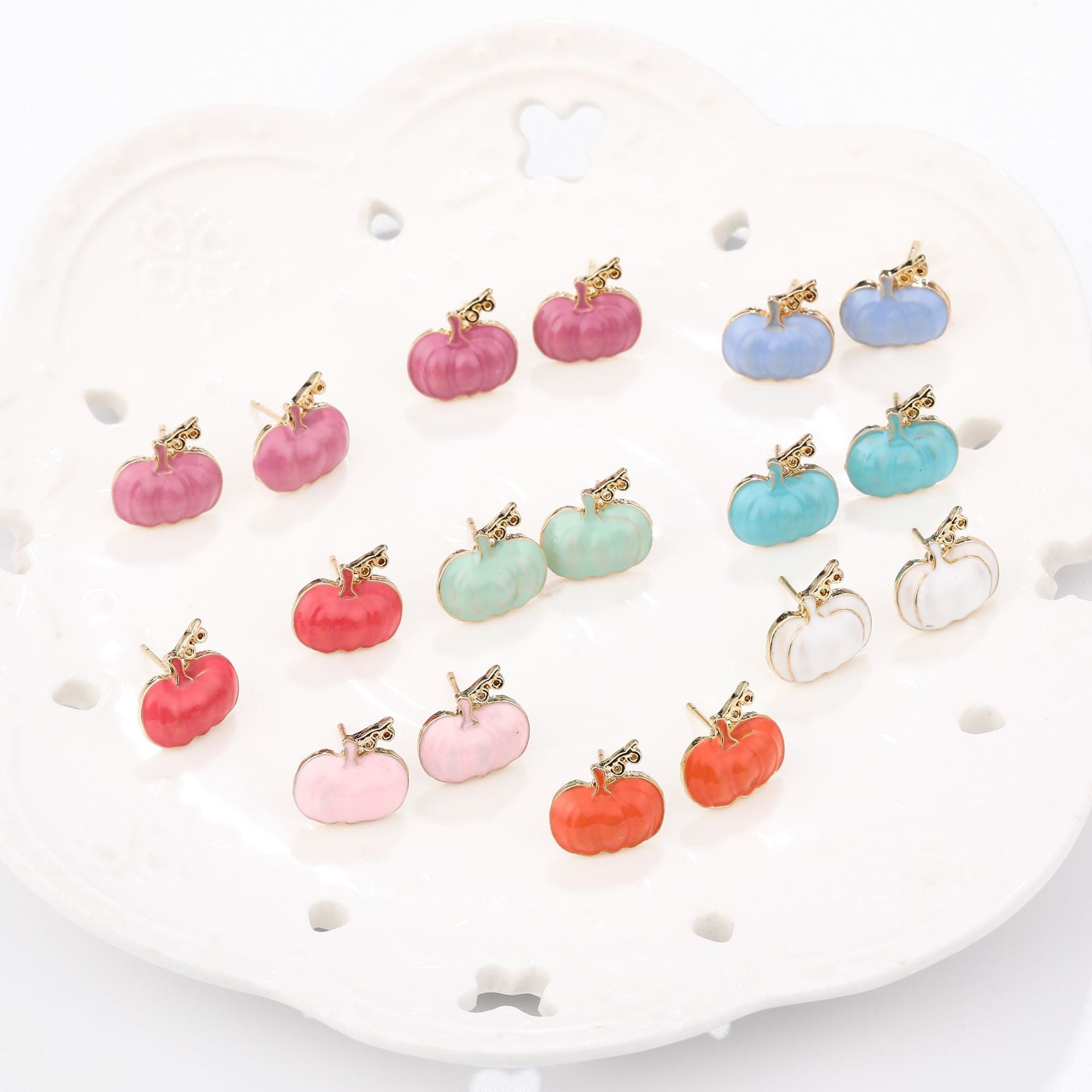 Wholesale  Pumpkin Earrings For Women Cute Small Zinc Alloy Drip Oil Design Creative Gift Trendy Jewelry Accessory For Boutique Resale