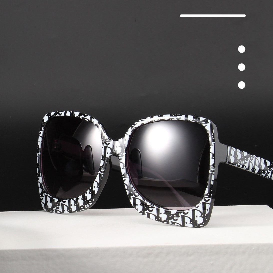 Wholesale Frame wrapped flower shaped sunglasses with colorful legs and irregular shapes
