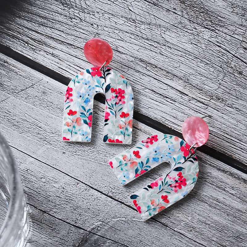 Wholesale Valentine' s Day heart-shaped geometric acrylic earrings