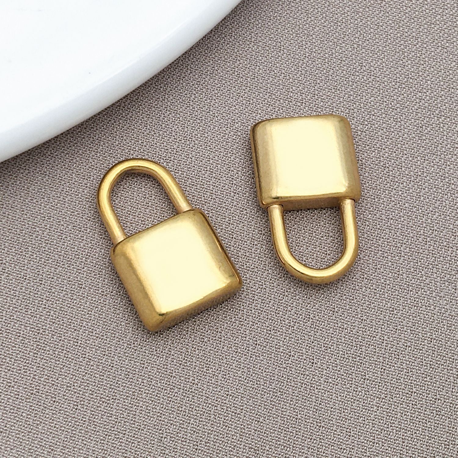 Wholesale Smooth Love Key Love Lock Stainless Steel Pendant