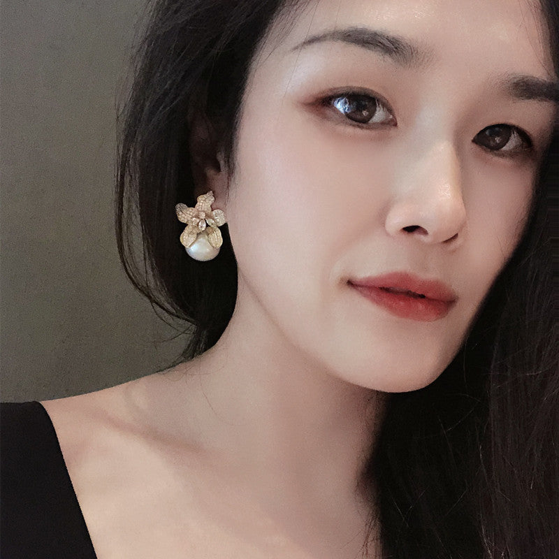 Wholesale Full Diamond Lily Pearl Earrings