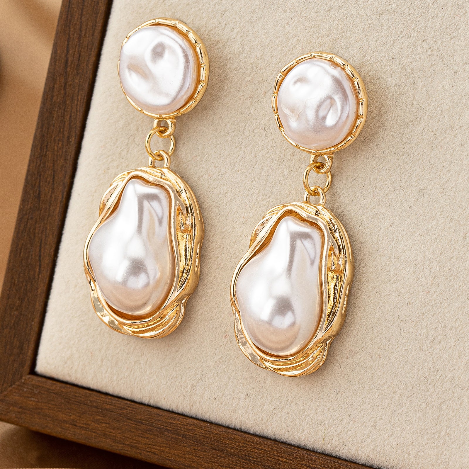 Wholesale Gold Tone Alloy Irregular Baroque Pearl Earrings French Vintage Style Women S Daily Fashion