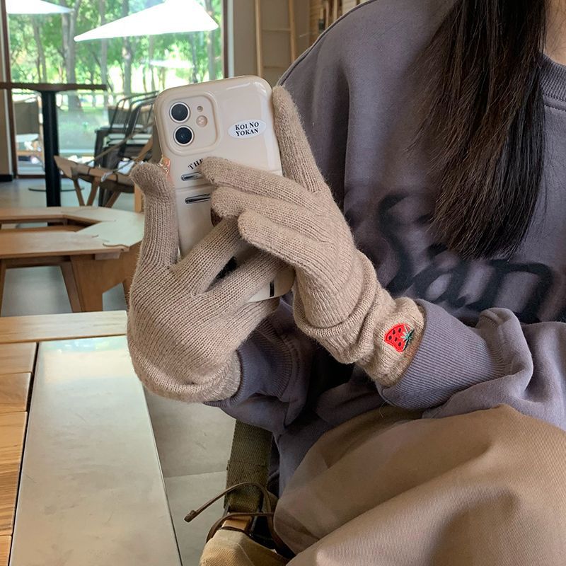 Wholesale Autumn Long Wrist Strawberry Cold and Warm Touch Screen Solid Color Knitted Gloves