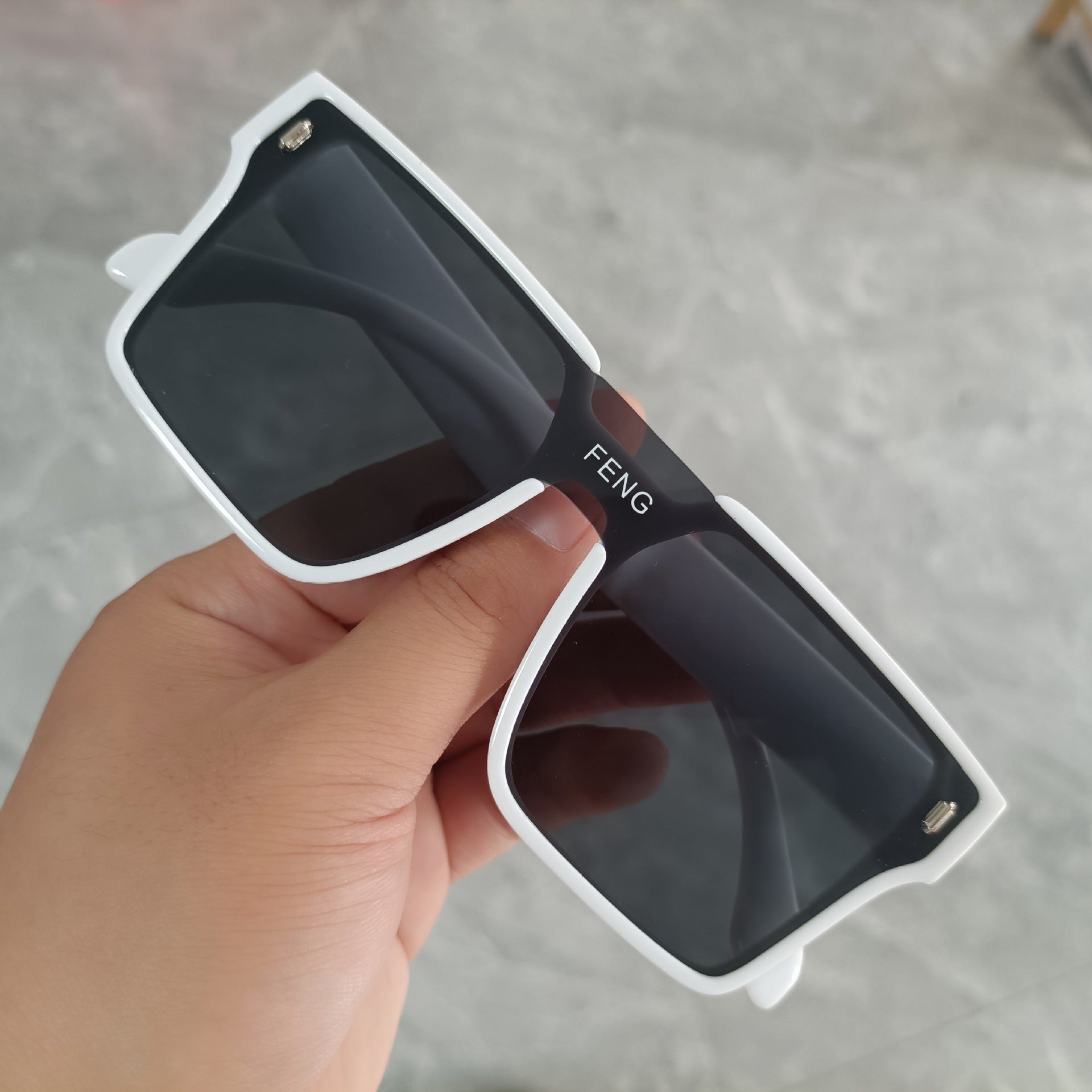 Wholesale Large frame UV protection sunglasses for men and women