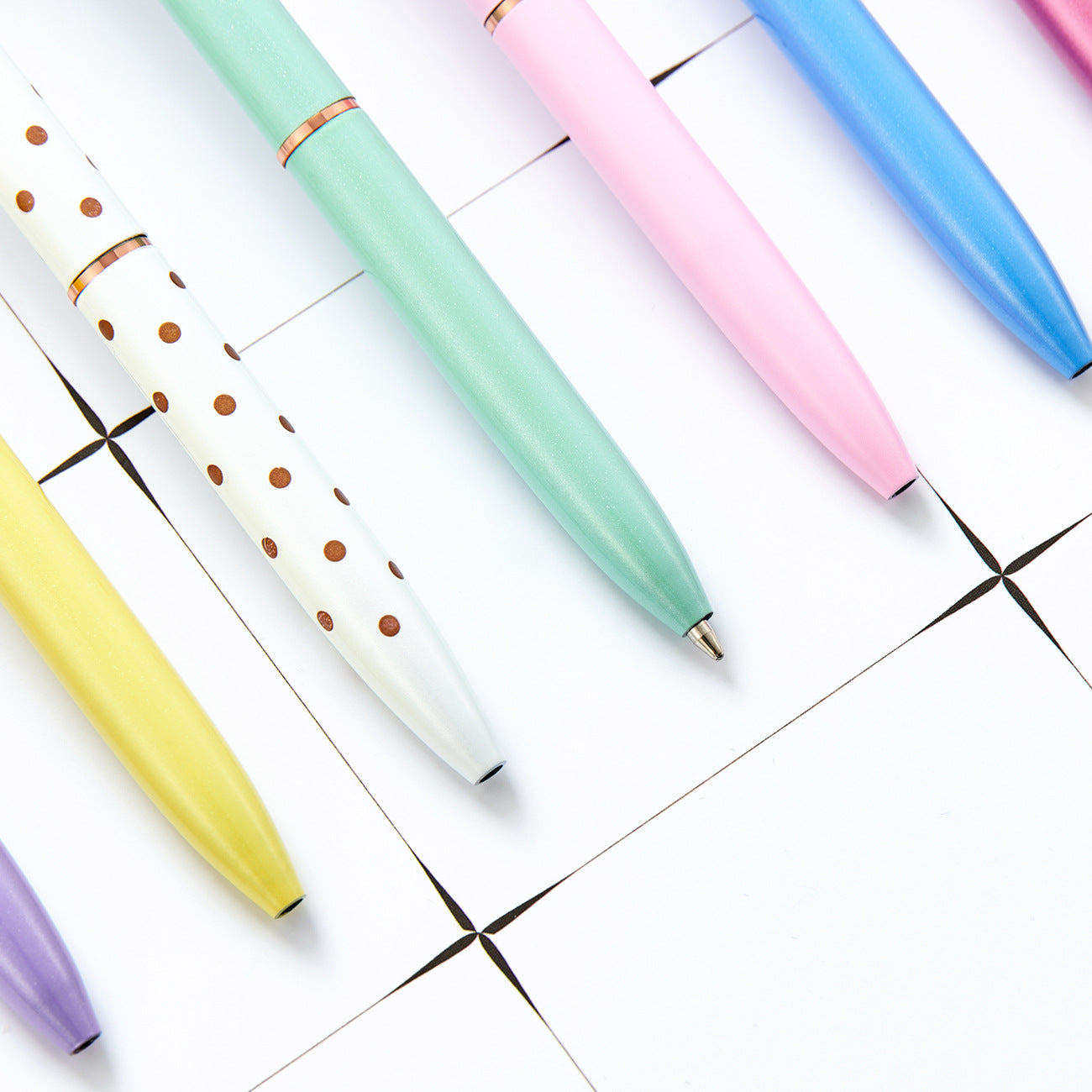 Bolígrafos de bolsillo de metal de corazón hueco al por mayor