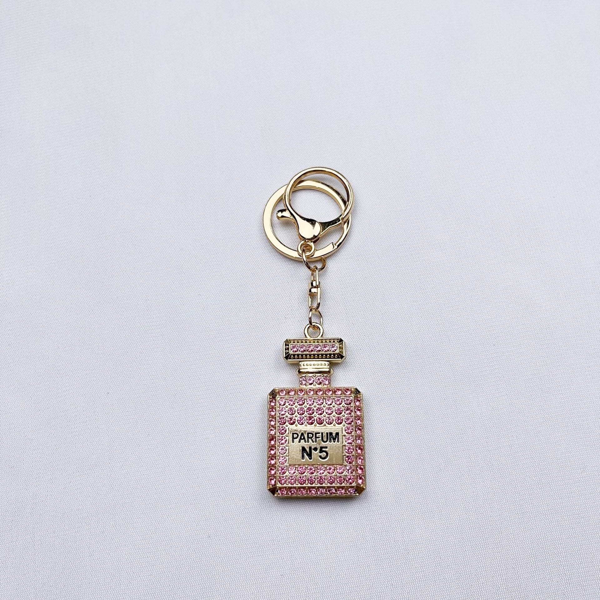Wholesale Creative Diamond Set Fashion Full Diamond perfume Bottle Bag Car Keychains