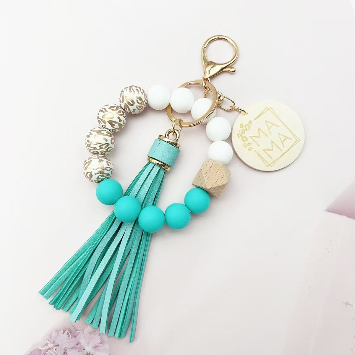 Wholesale Chic Purple Silicone Bead Tassel Keychain Bag Charm With Wooden MAMA Pendant Casual Gift For Couple Car Key Accessory Resale