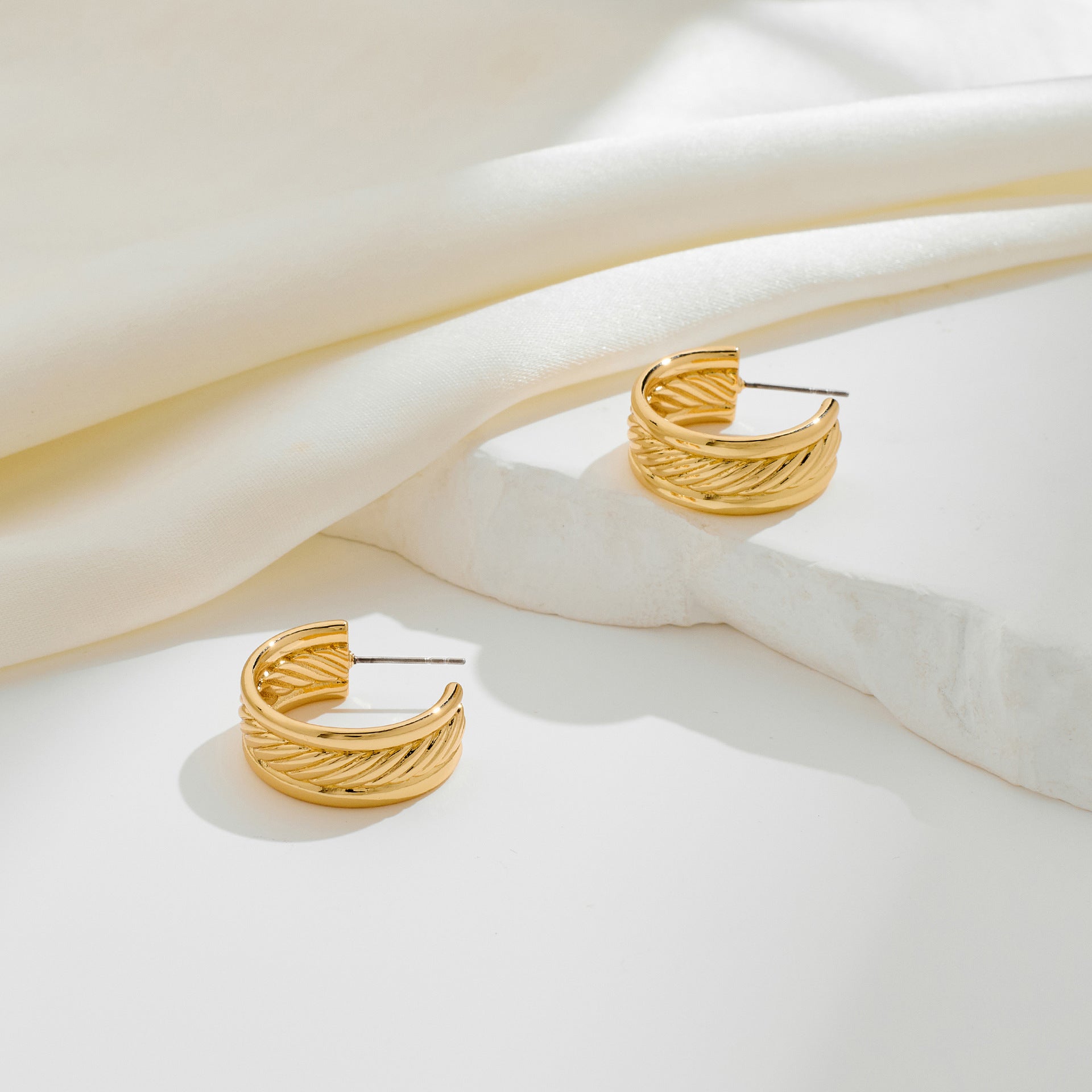 Wholesale Flower ing circular double-layer earrings