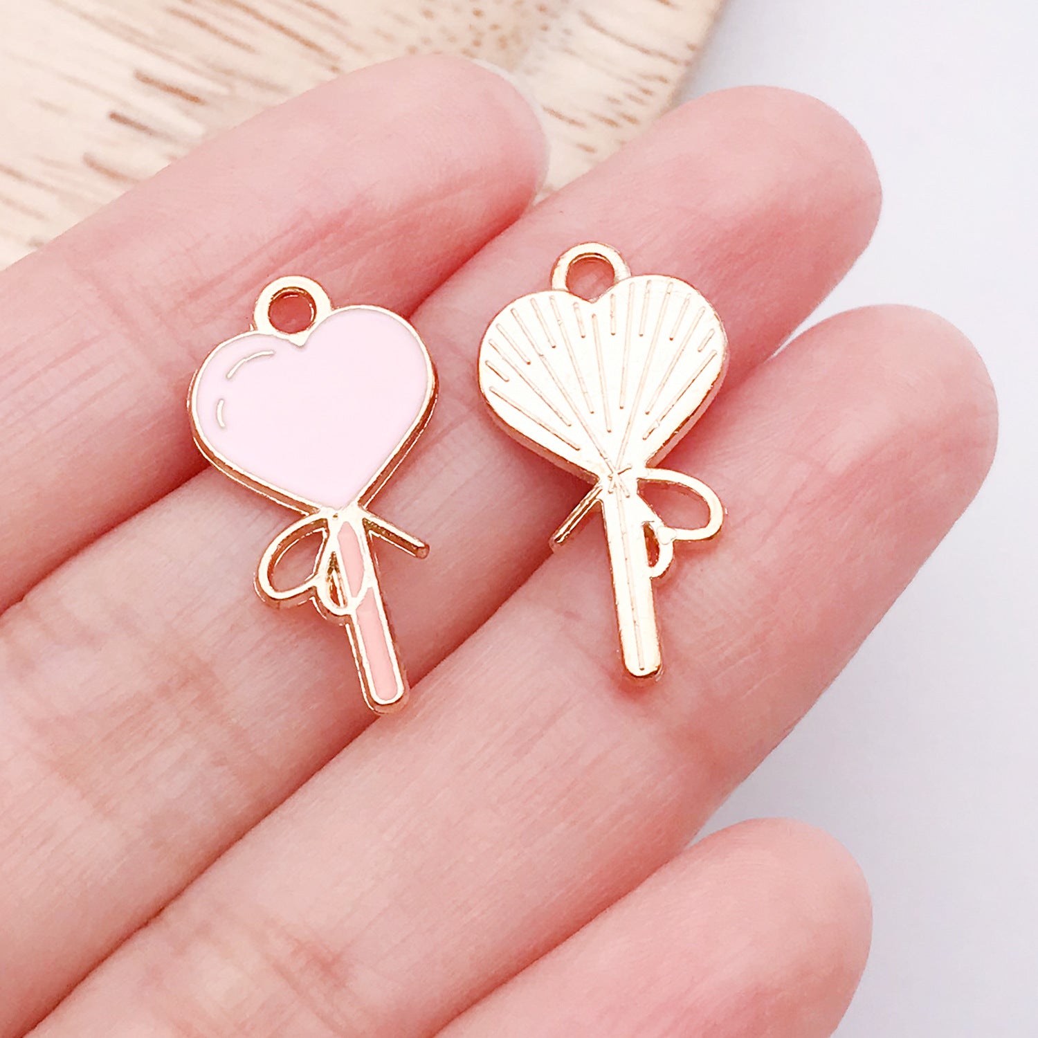 Wholesale Valentine' s Day Love Variety Cartoon Jewelry Accessories Pendant