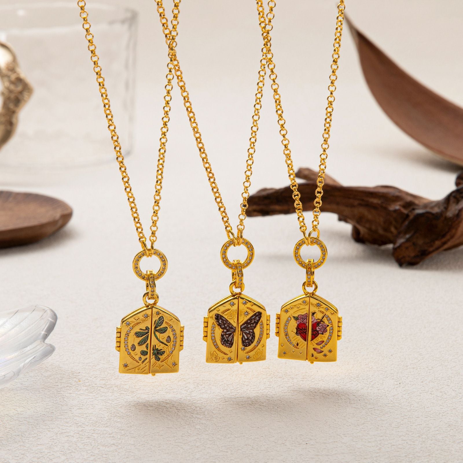 Wholesale Hand Painted Flower Heart Pendant Necklace Opening Butterfly Design Copper Fashion Jewelry Accessory Boutique Resale Gift
