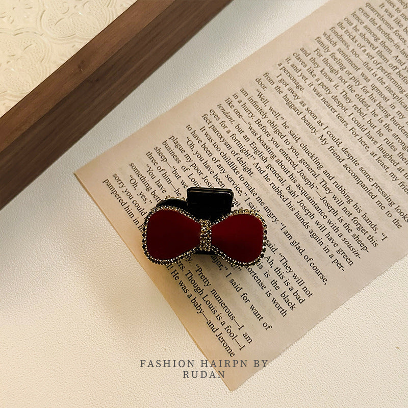 Wholesale of Four Leaf Grass Velvet Hair Clips and Accessories