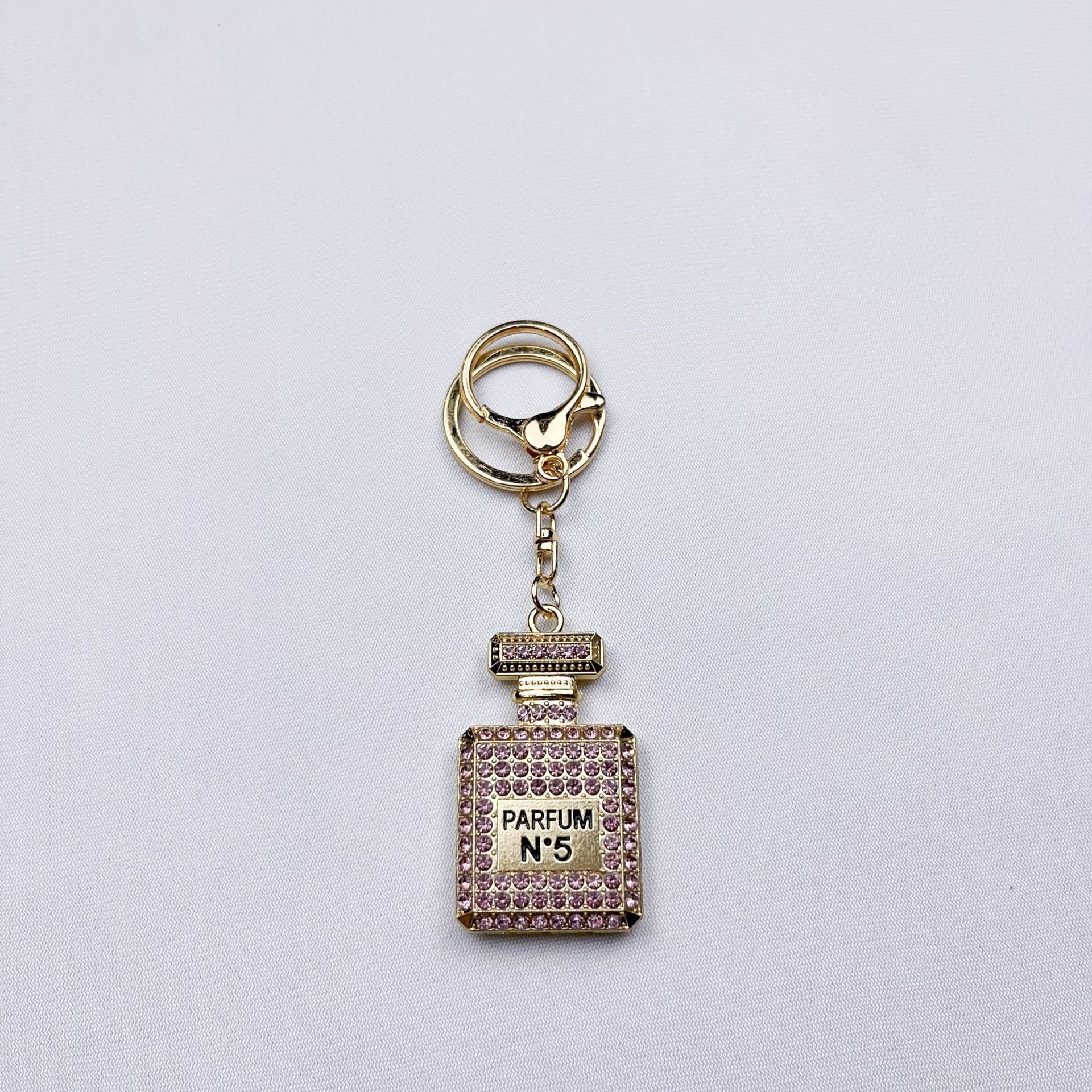 Wholesale Creative Diamond Set Fashion Full Diamond perfume Bottle Bag Car Keychains