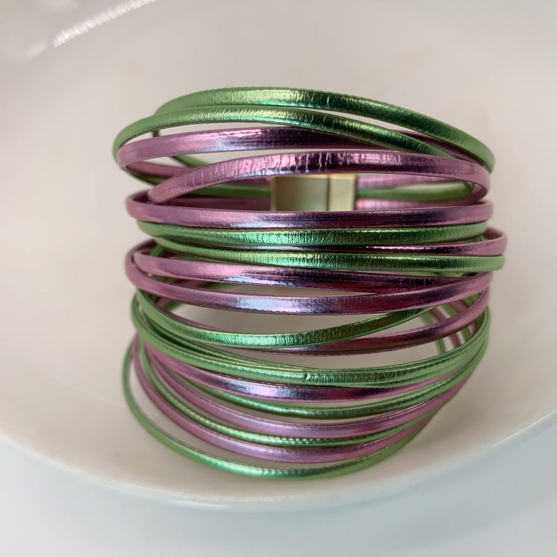 Wholesale Leather Magnetic Buckle Leather Bracelet