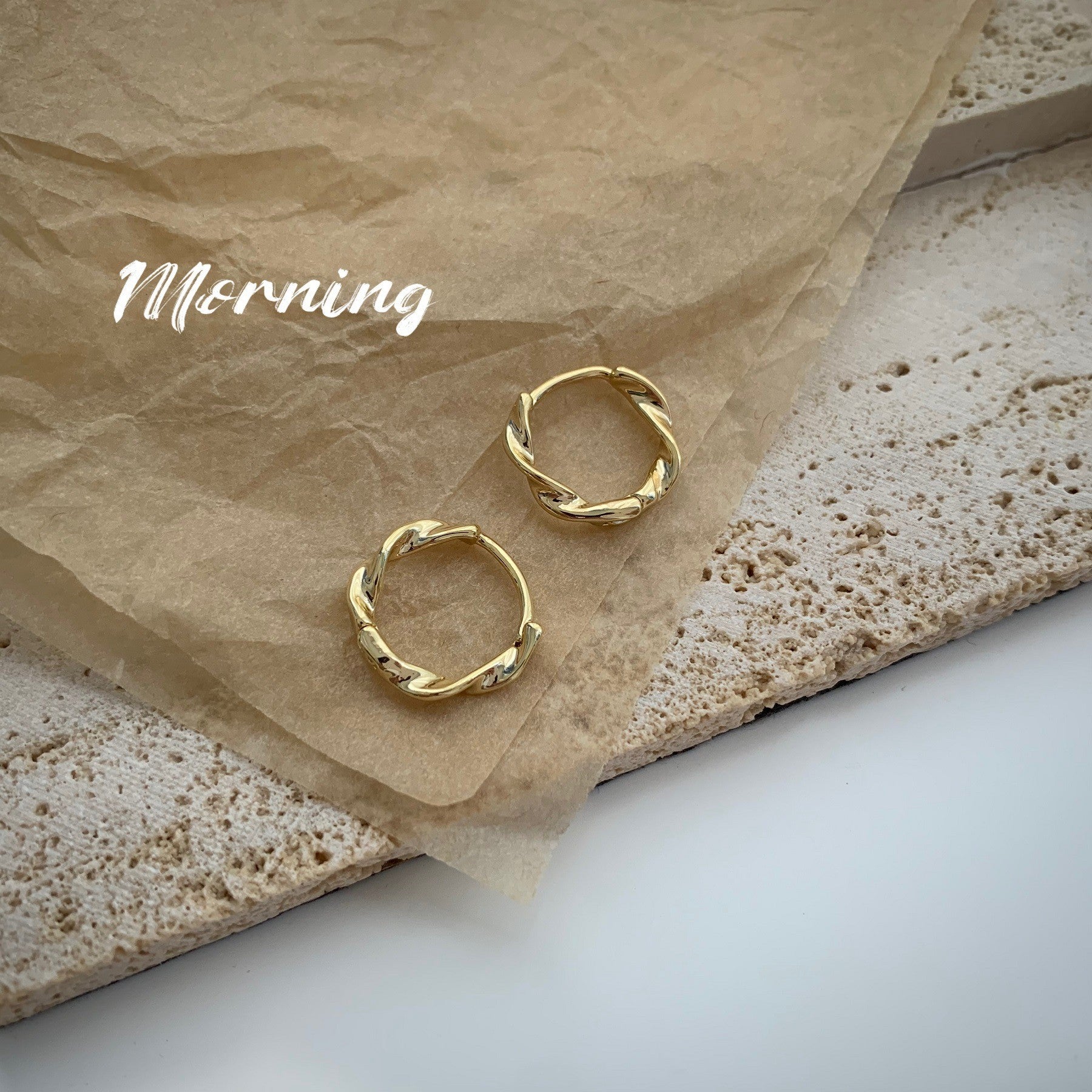 Wholesale 14k Genuine Gold Mobius Ring Simple and Compact Cool Style Earrings