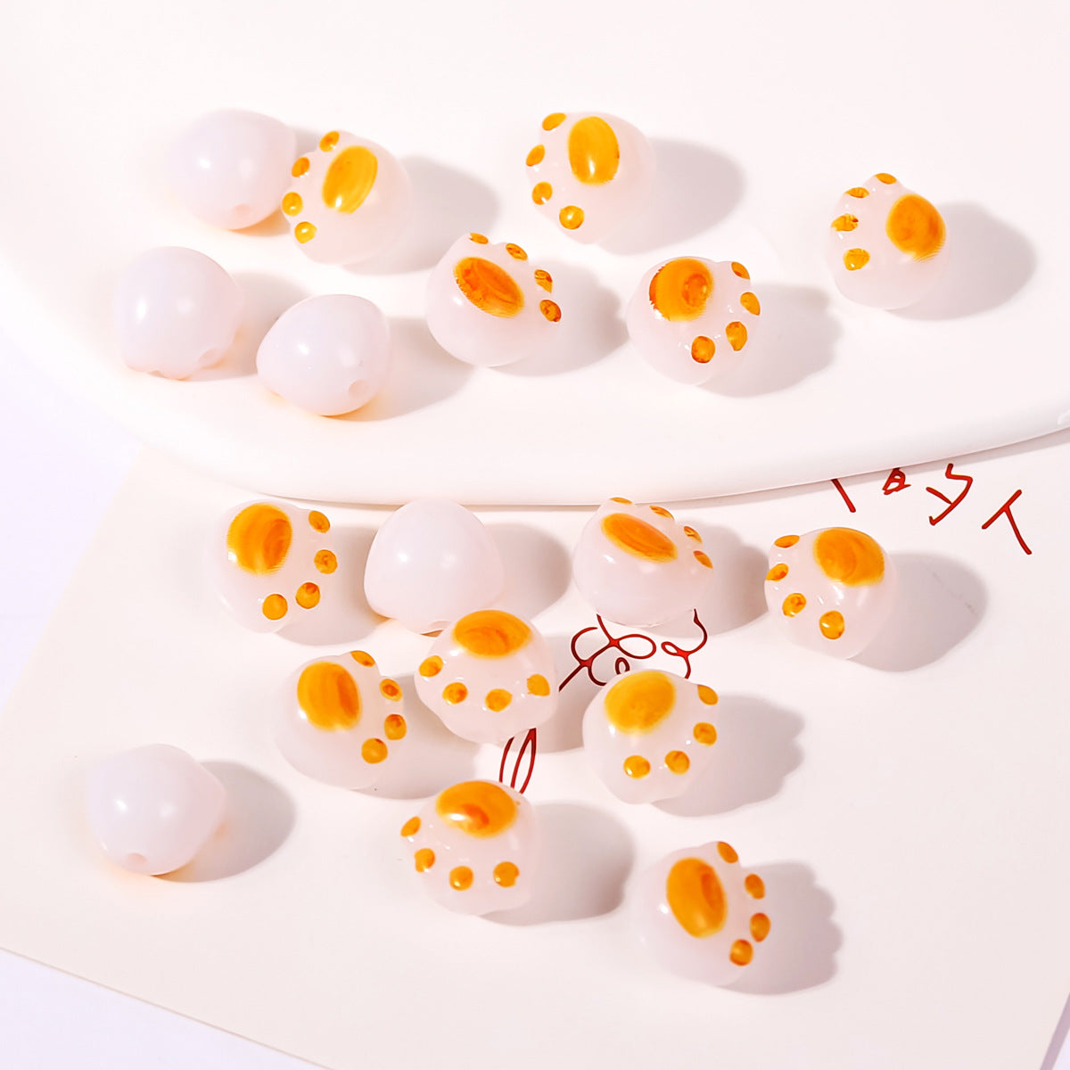Wholesale 20PCS Cartoon Cute Charcoal Roasted Cat Paw Acrylic Beads