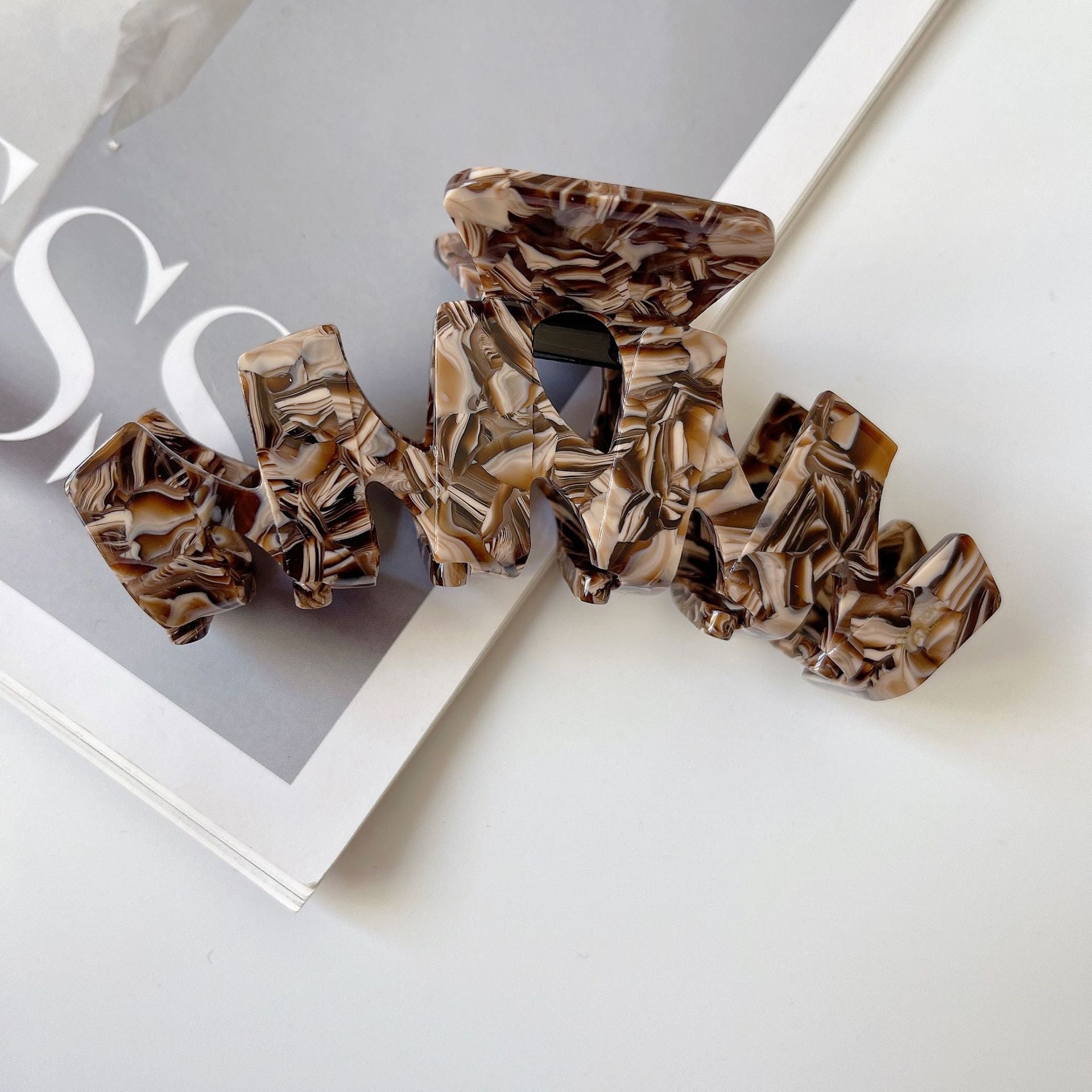 Wholesale Acetate Large Geometric Versatile Shark Clip