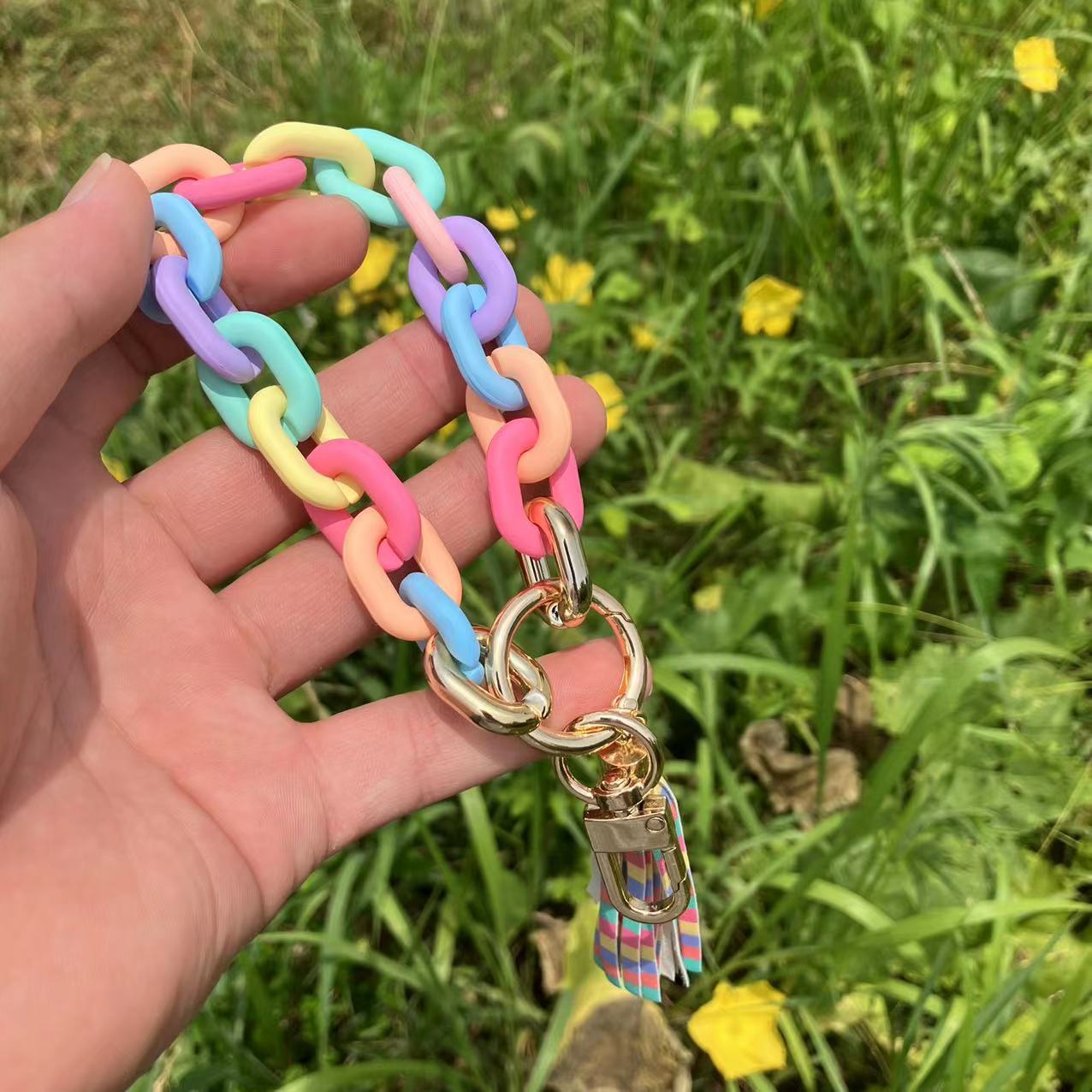 Wholesale Acrylic Colorful Bracelet Keychain