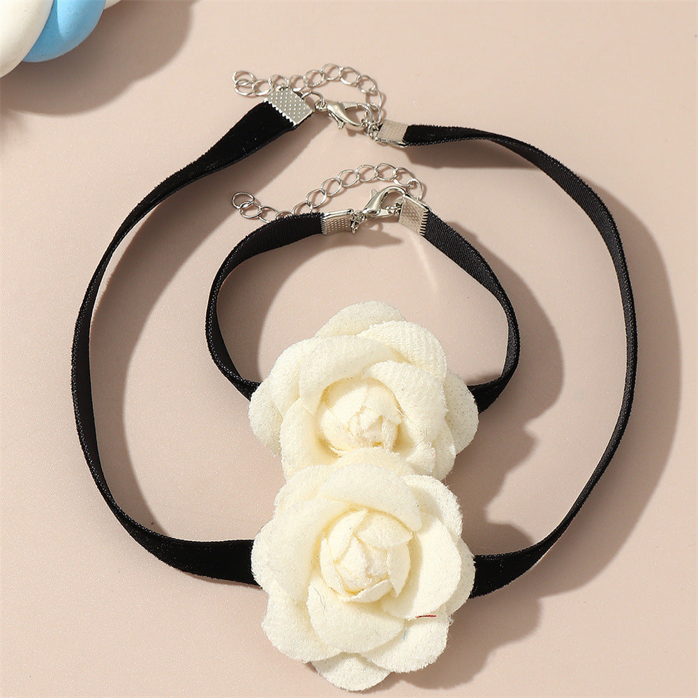 Wholesale Retro -style rose necklace and bracelet set
