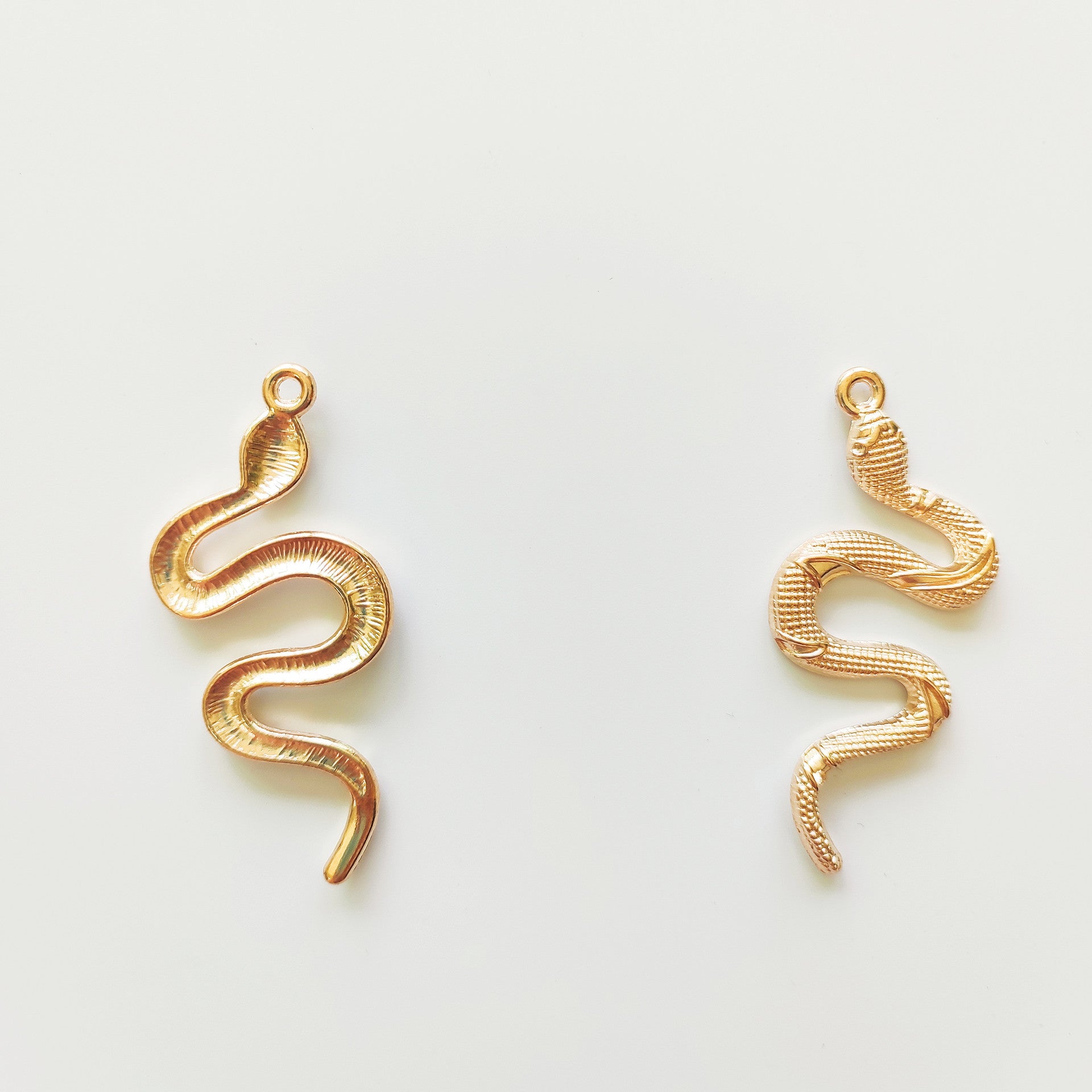 Wholesale snake element necklace  sweater chain ladies