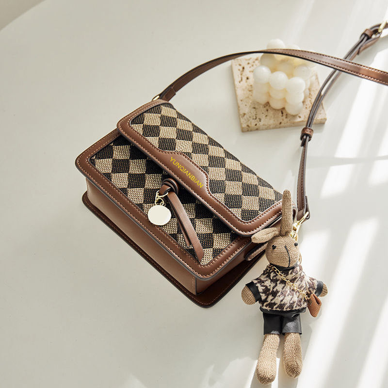 Wholesale Diamond Plaid Bunny Pendant Crossbody Shoulder Bag