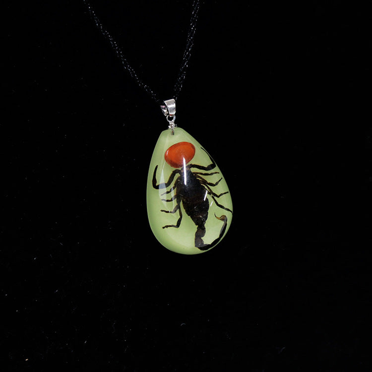 Wholesale  6pcs/pack  Resin Insect Necklace with Glowing Insect Amber Pendant