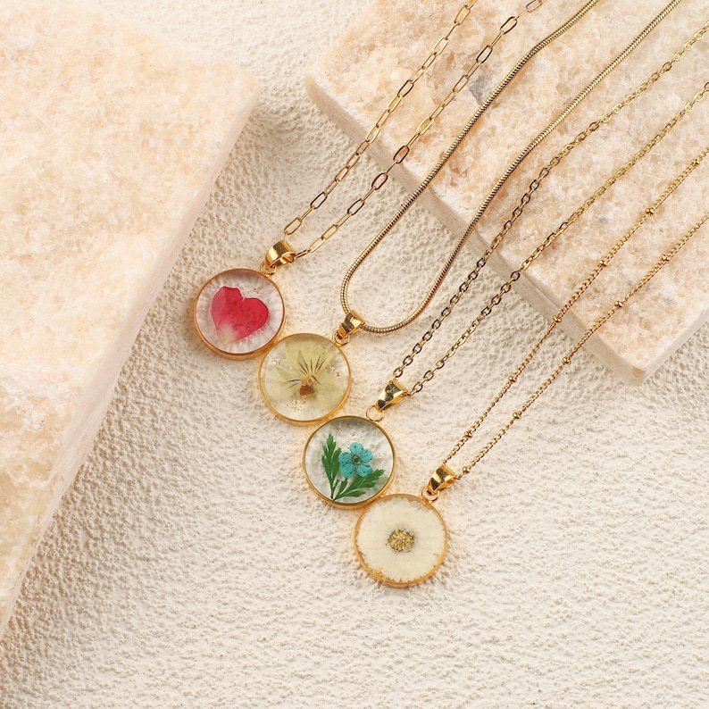 Wholesale 5pcs/pack Birthday Flower Plant Specimen Resin Dry Flower Necklace