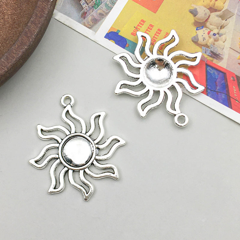 Wholesale Antique Silver Alloy Retro Simulation Star, Moon, Sun DIY Pendant