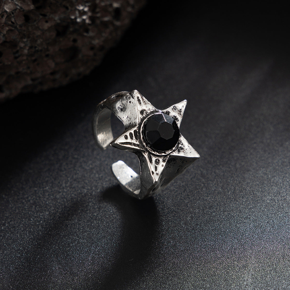 Wholesale Men' s diamond-encrusted five-pointed star irregular ring