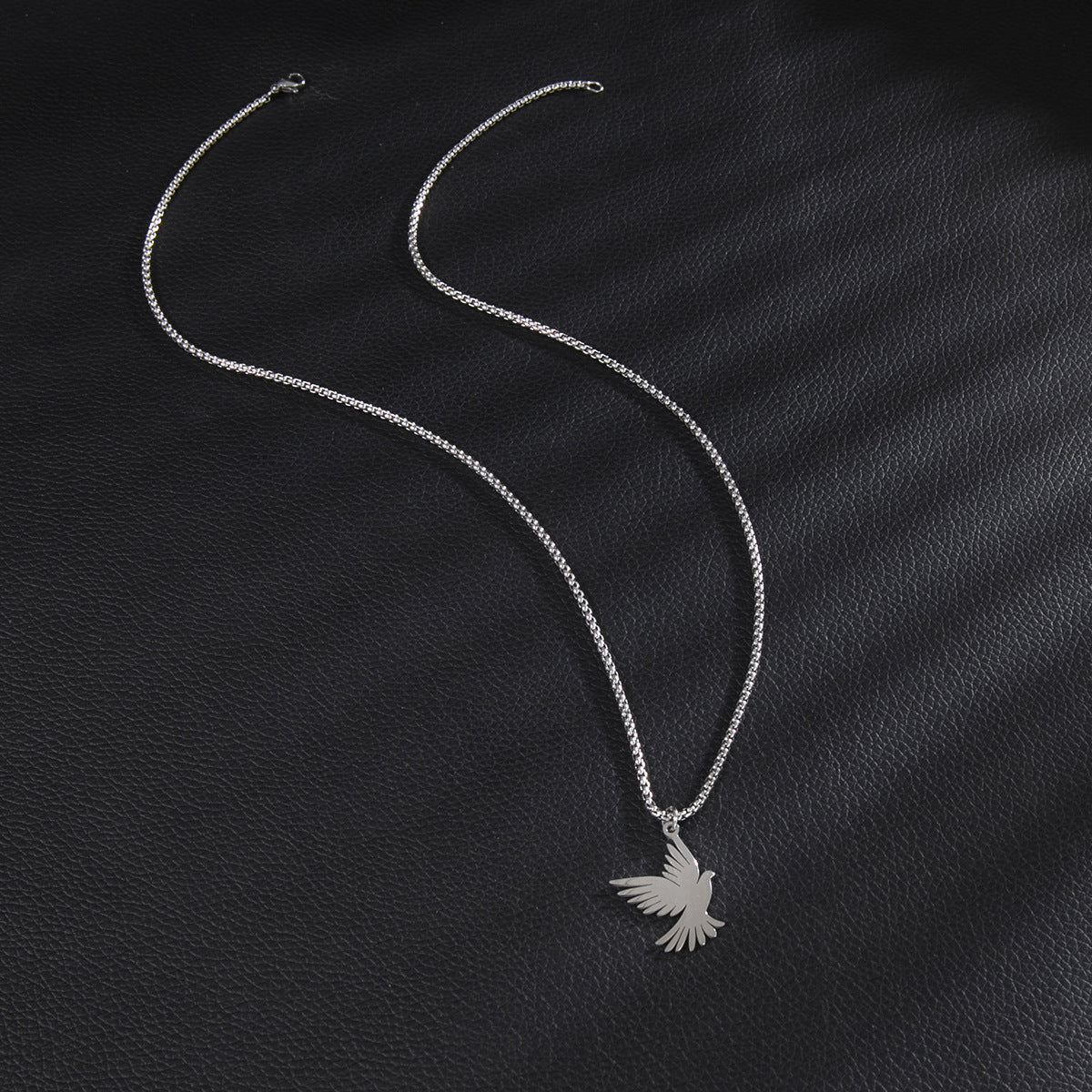 Wholesale  supply stainless steel hip-hop necklace men and women all-match eagle bird pendant clavicle chain