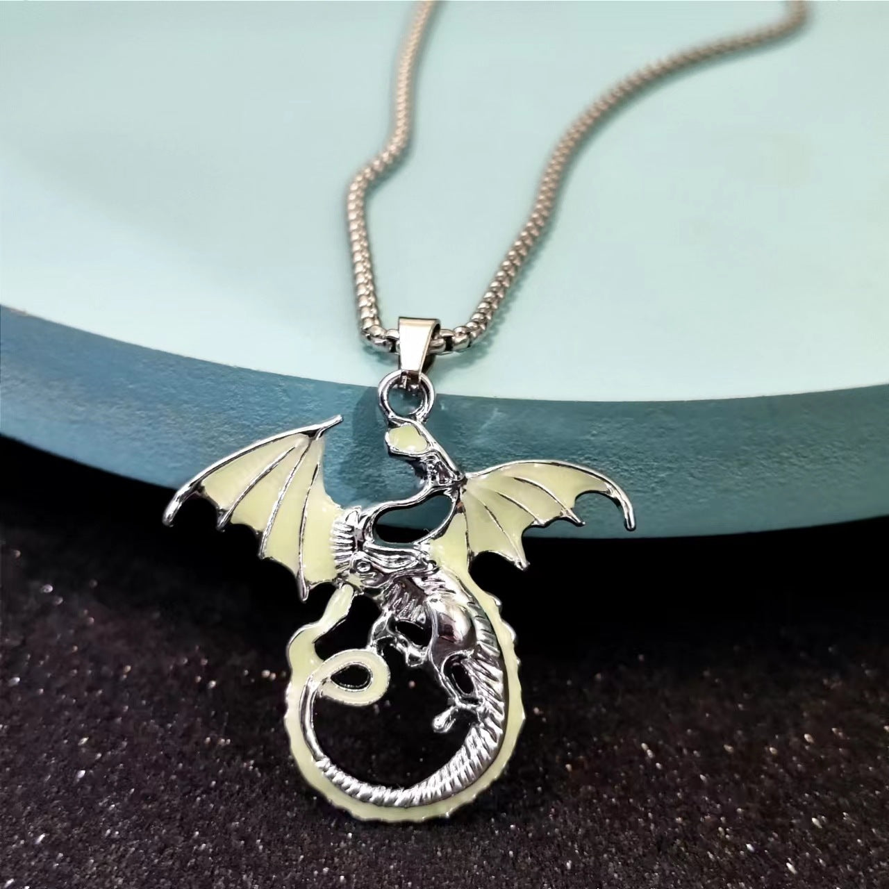 Wholesale  Peripherals Flying Dragon Luminous Necklace