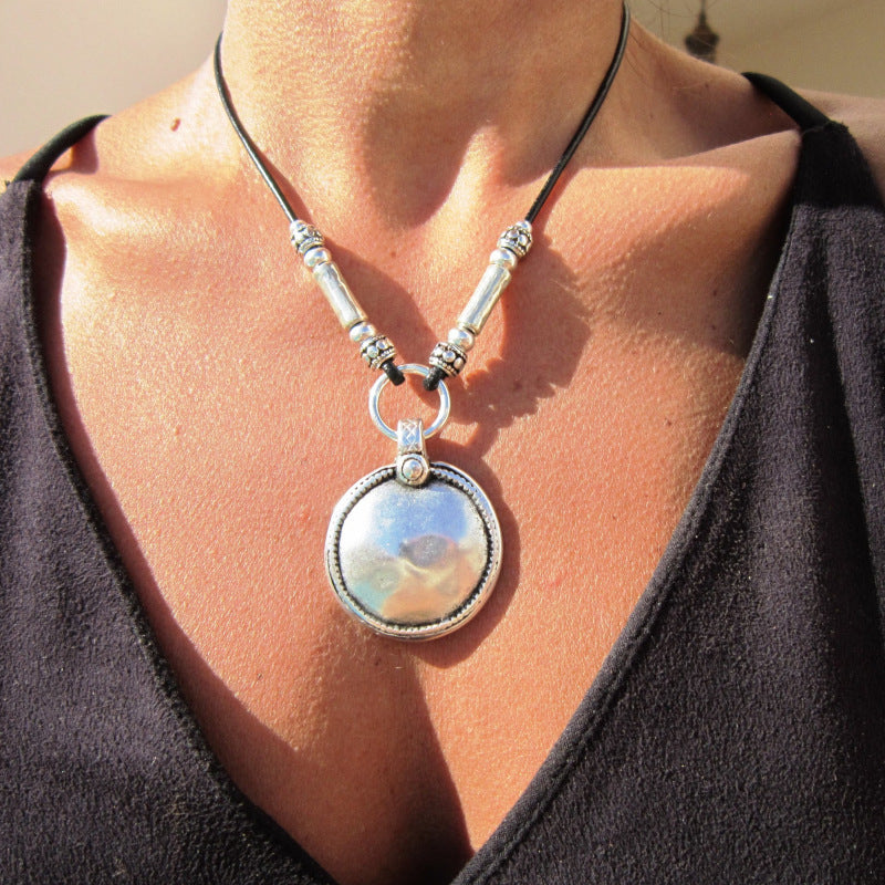 Wholesale Beaded Disc Silver Alloy Pendant Leather Rope Necklace