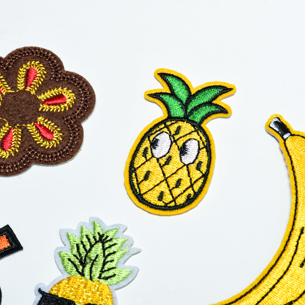 Wholesale Fashion Embroidered Fruit Patches Banana Watermelon Sew On Clothing Decorative Craft Supply 20 Pcs