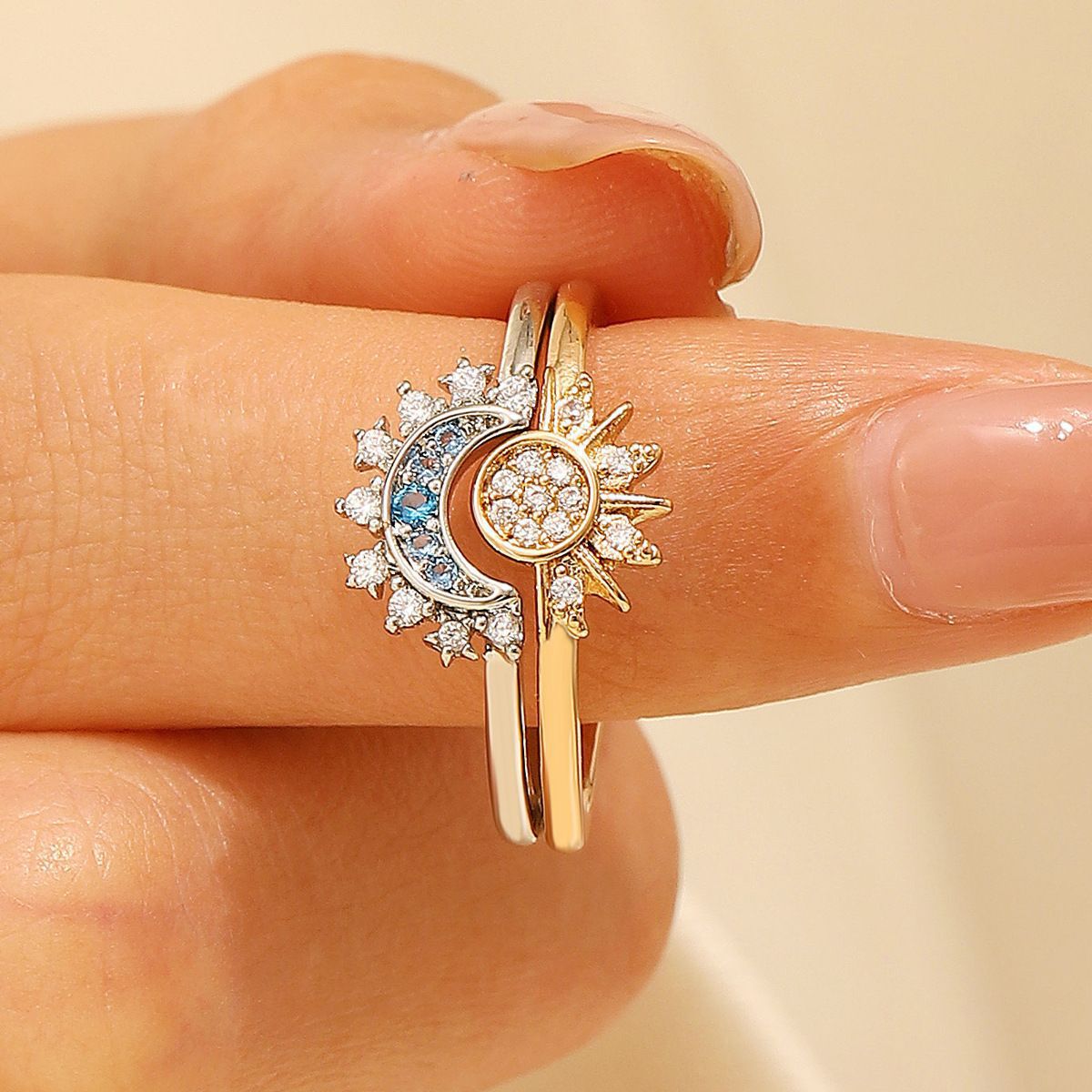 Wholesale Chic Moon Sun Magnetic Couple Necklace Alloy Jewelry Accessory For Resale