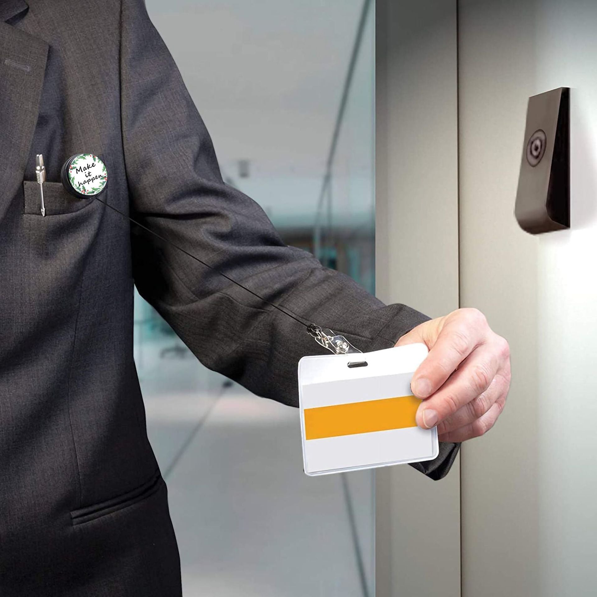 Wholesale Aesthetically Pleasing Wreath Adhesive Resin Expandable Keychain