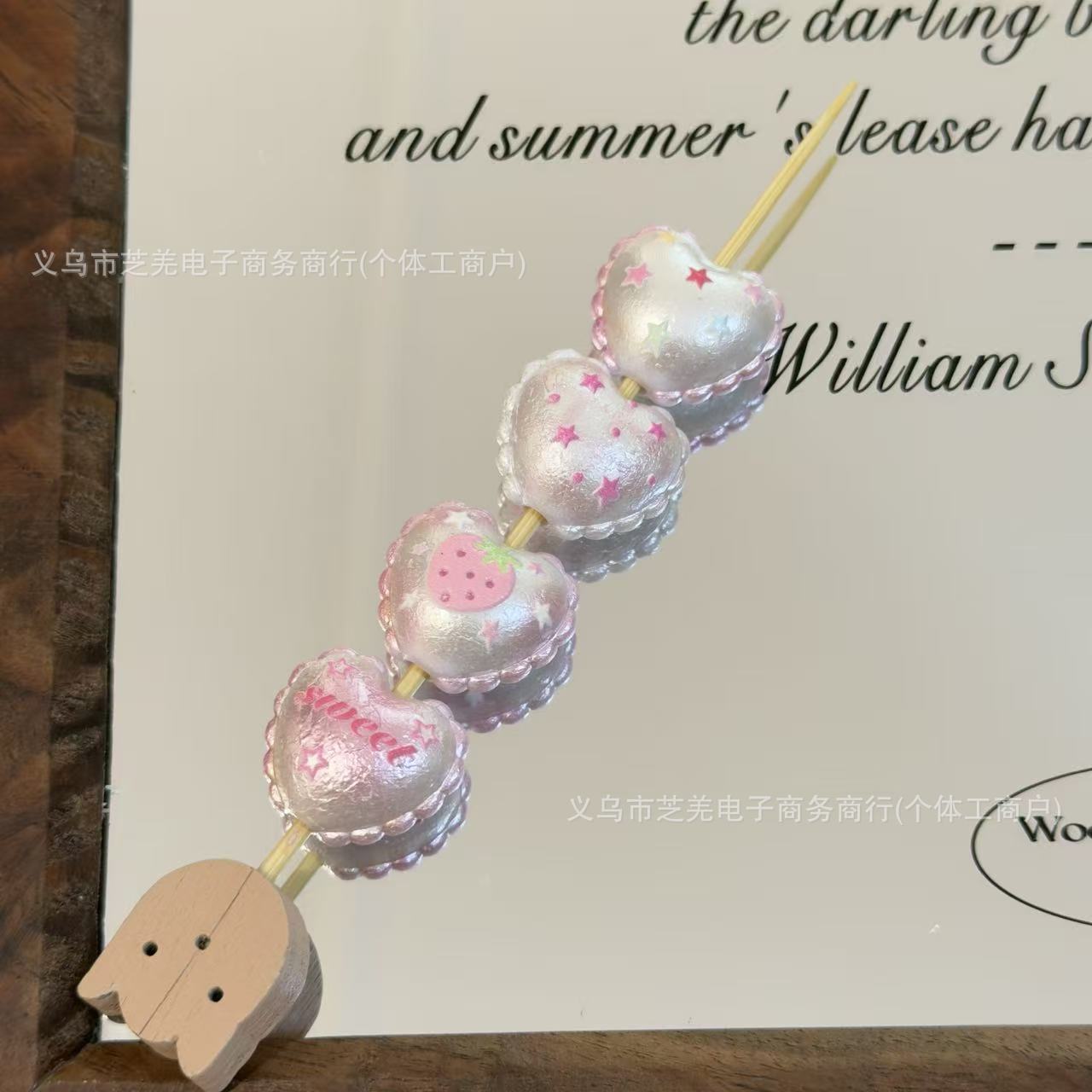 Wholesale 10pcs silk printed flower heart relief acrylic beads