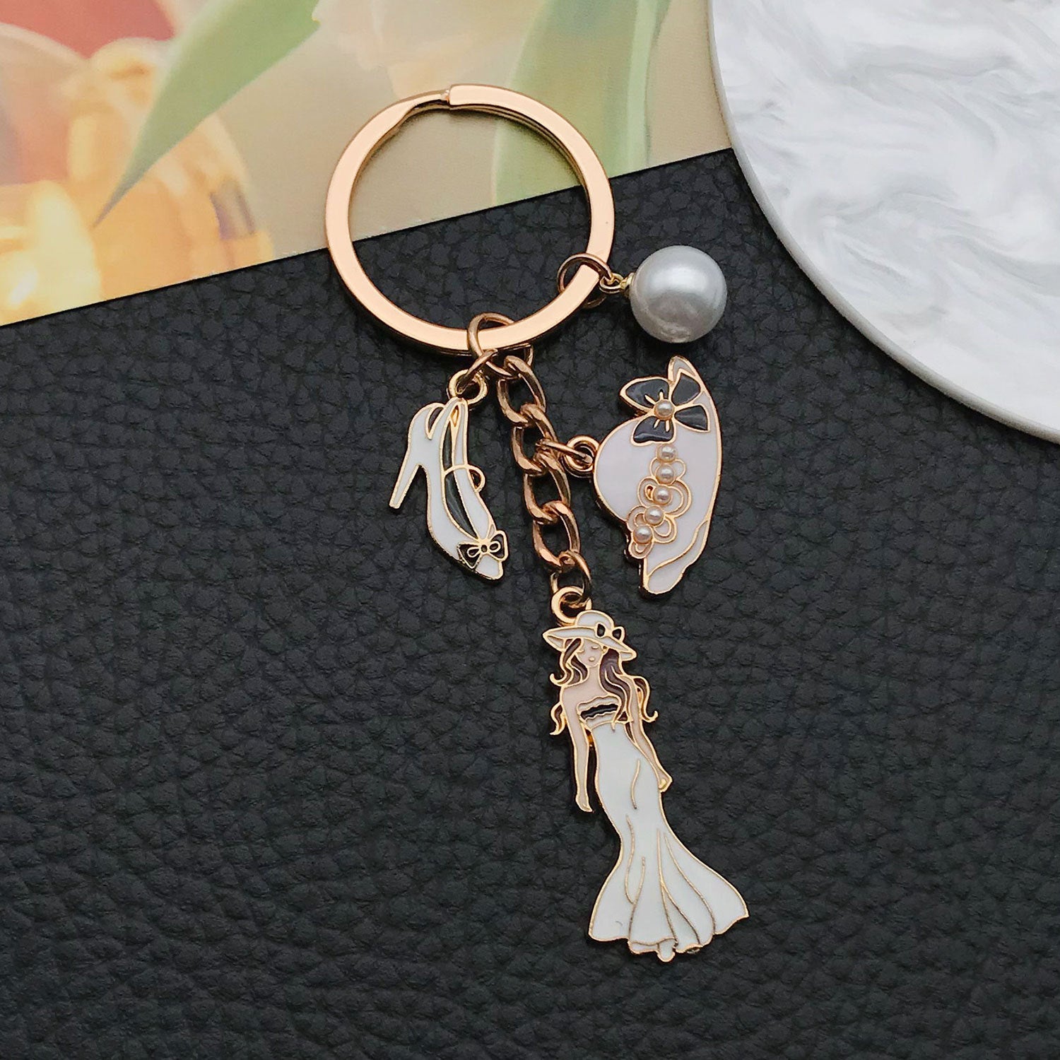 Wholesale White dress girl's hat high heels pearl Metal Keychain