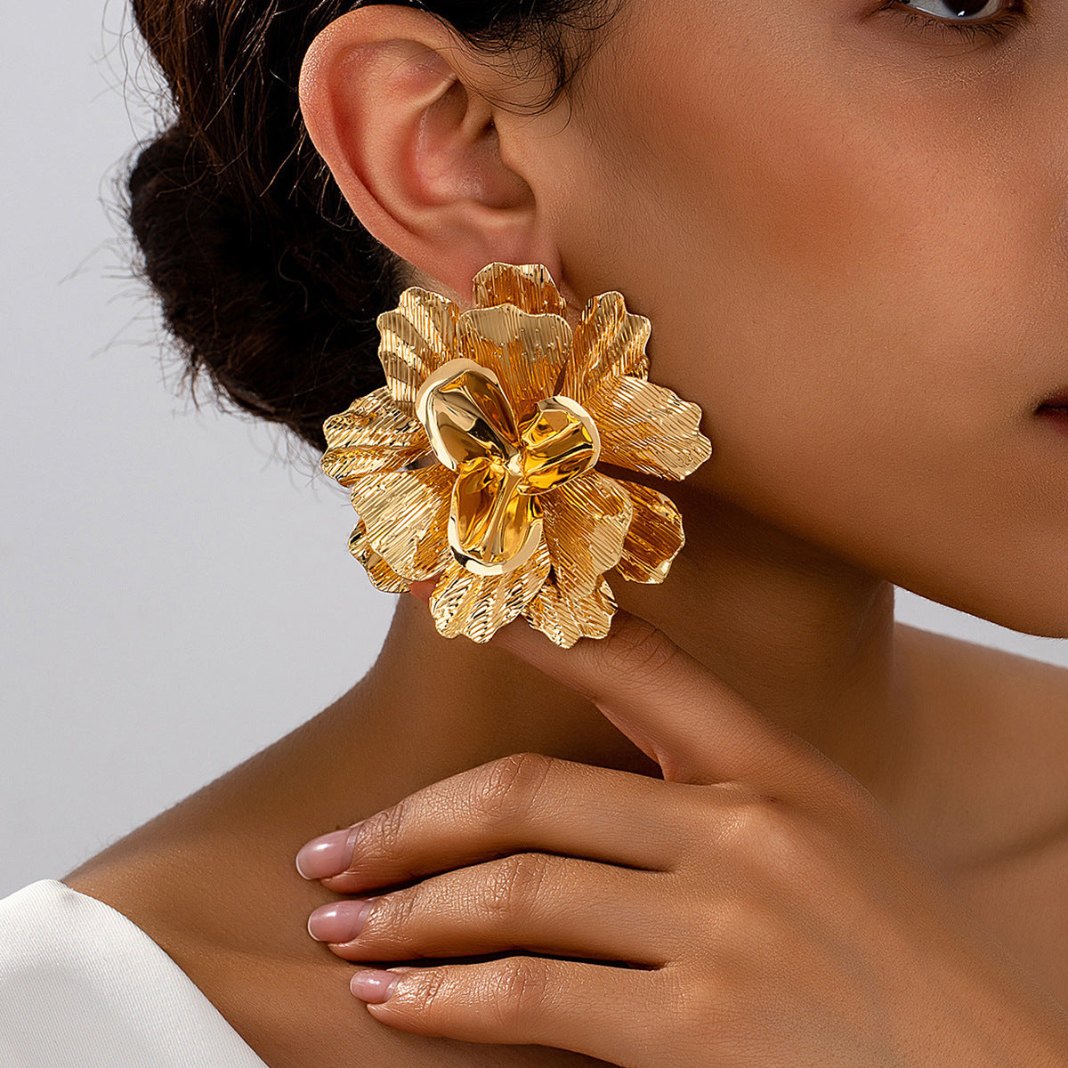 Wholesale Trendy 3D Layered Flower Earrings For Women Gold Tone Alloy Statement Jewelry Party Gift Accessory