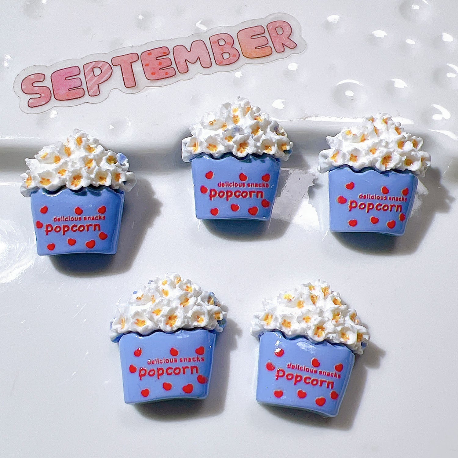 Wholesale 20pcs/pack resin accessories diy handmade material shoe flower cream glue