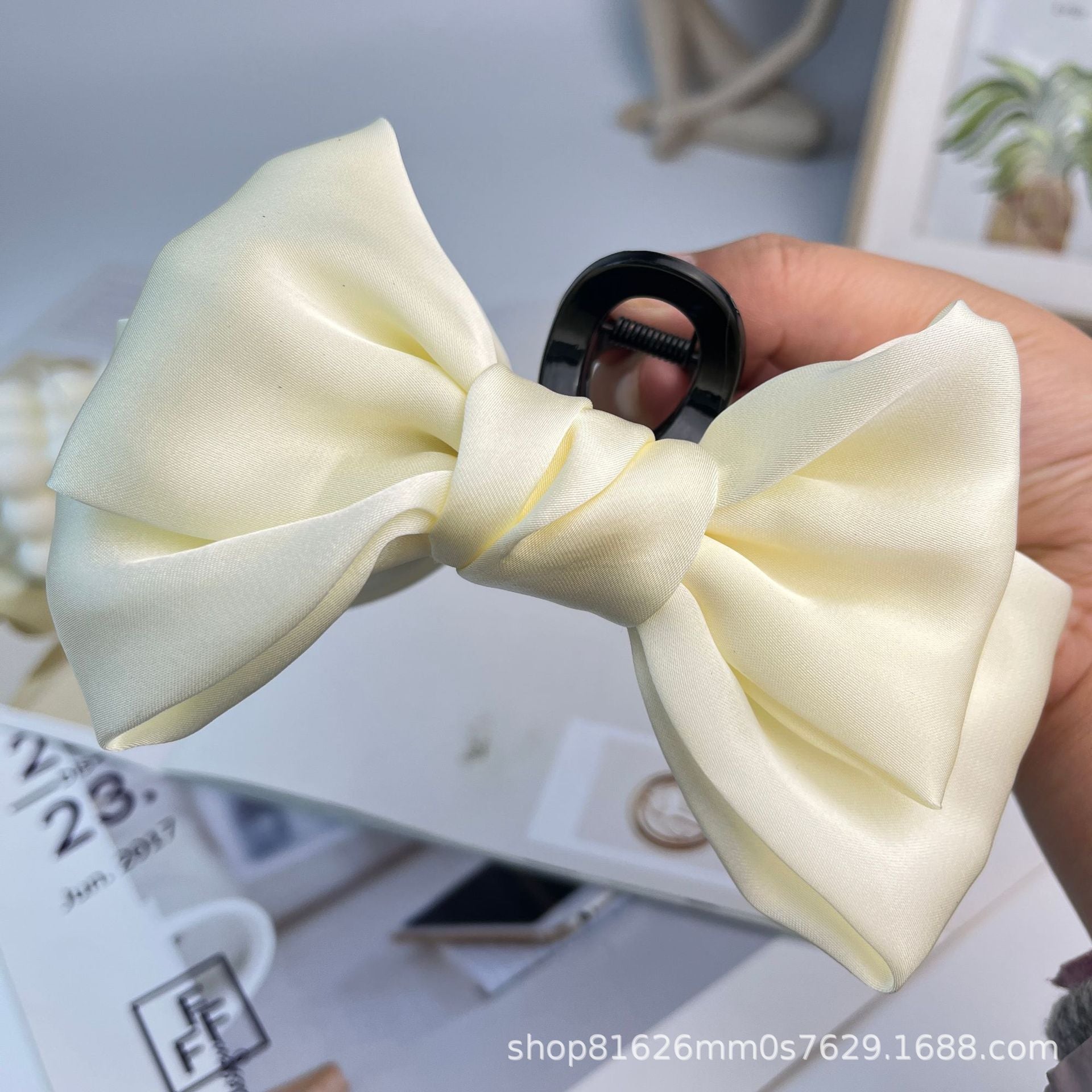 Wholesale Oversized Black Fugitive Princess Double Sided Bow Hair Clip