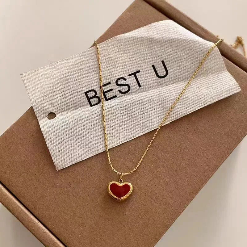Wholesale Sweet red heart necklace small titanium steel gold-plated clavicle chain