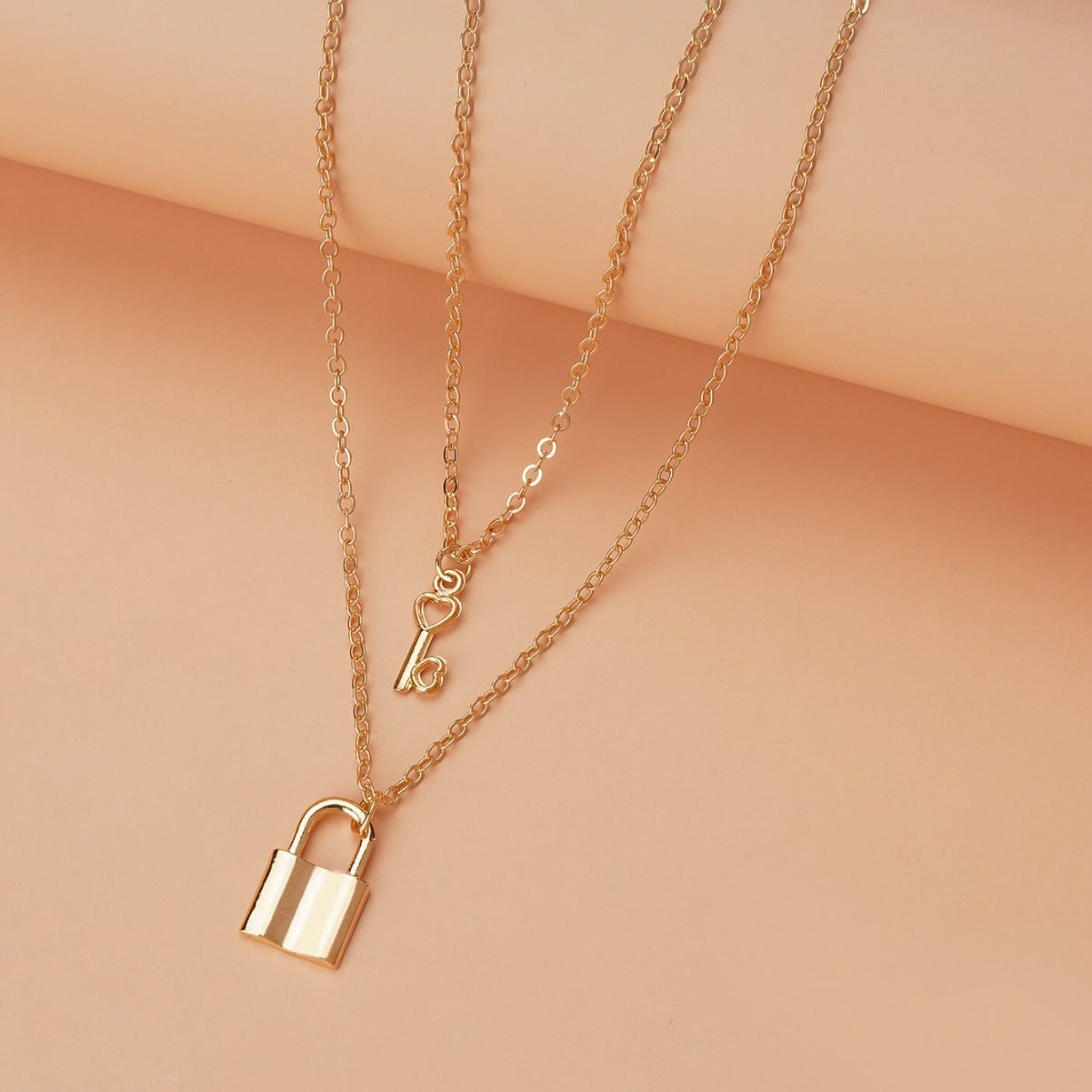 Wholesale Valentine's Day Necklace Lock with Key Women's Necklace Simple Commuter Classic with Card Greetings