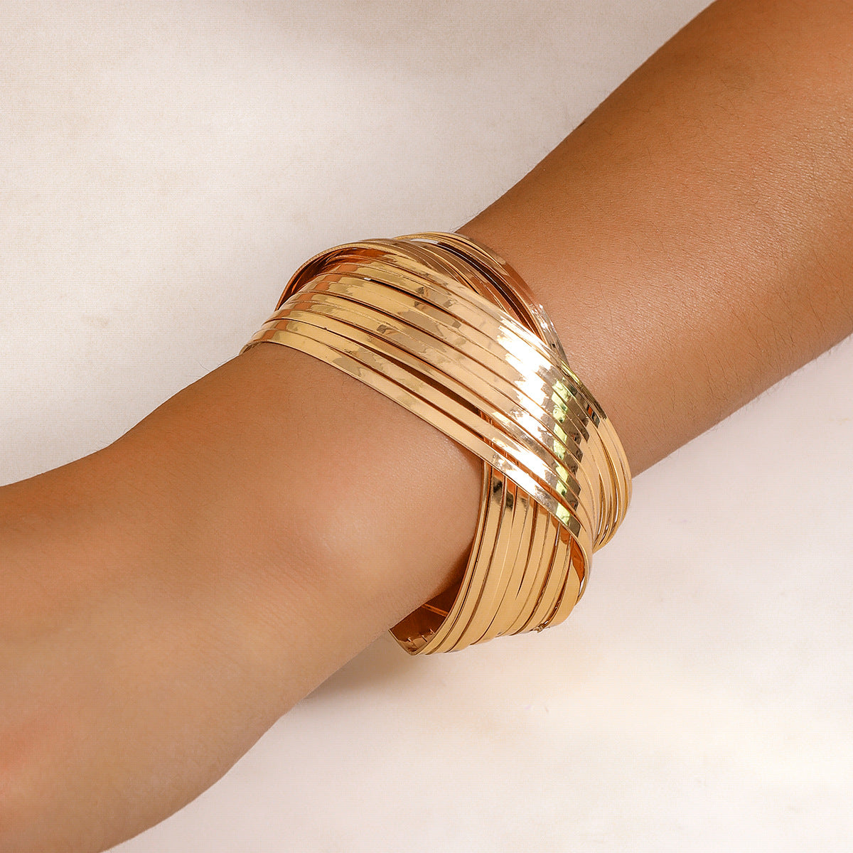 Wholesale Open Glossy Retro Hollow Geometric Bracelet